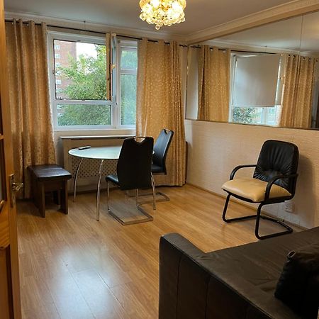 1 Bedroom Flat Close To City With Free Parking Arrangement Londres Exterior foto